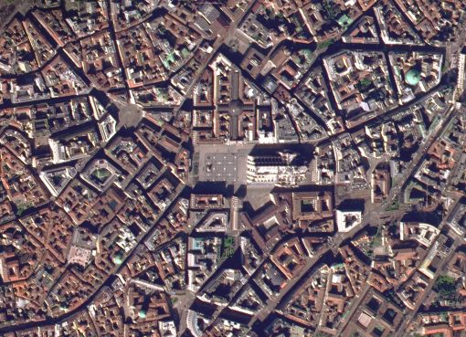 ميلانو تكافح كورونا …. وشوارعها تتباهى