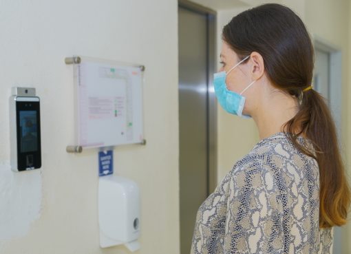 فارنك تطبق نظام التعرف على الوجه بالتعاون مع عملائها الرئيسيين مطار دبي الدولي ودبي مول لمواجهة فيروس كوفيد-19