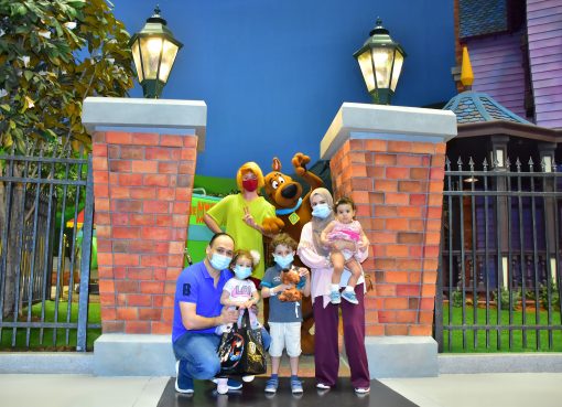 سكوبي-دو  يحتفل مع محبيه في عالم وارنر براذرز أبوظبي بذكرى انطلاقته الـ 51 سكوبي-دو يحتفل مع محبيه في عالم وارنر براذرز أبوظبي بذكرى انطلاقته الـ 51