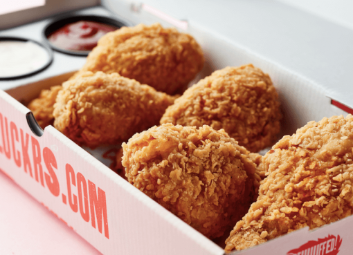 علامة كلاكرز تنطلق في الإمارات