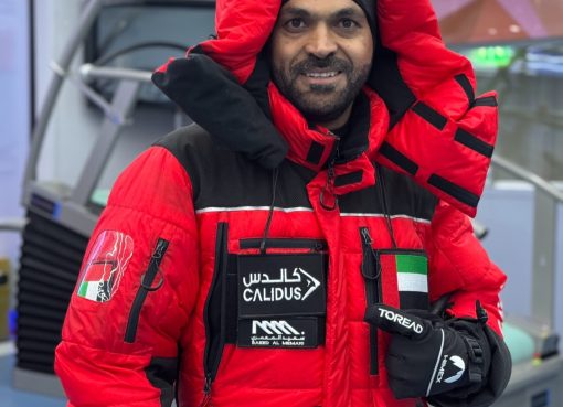 «كالدس» ترعى رحلة مغامر إماراتي لرفع علم الدولة على ثالث أعلى قمة في العالم
