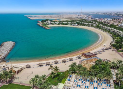 ريكسوس المعيريض رأس الخيمة يطلق دورات رياضية عالمية المستوى على شاطئ البحر