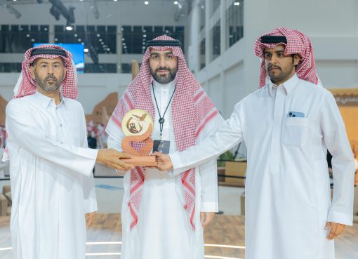انطلاق أول أشواط سباق الملواح بمعرض الصقور والصيد السعودي الدولي 2025