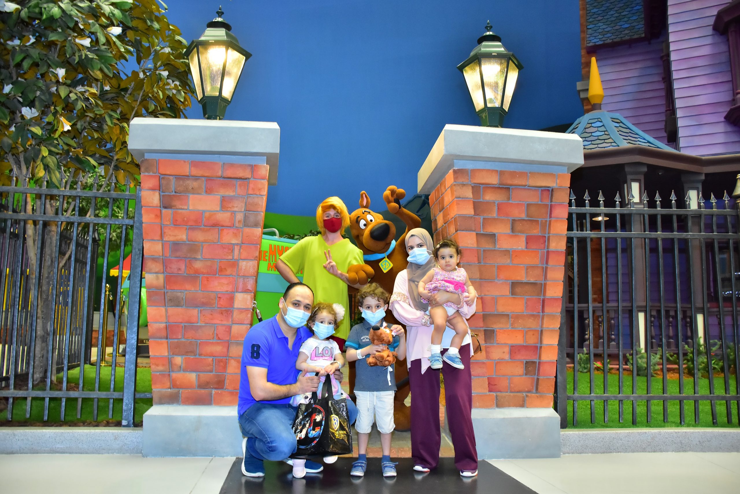 سكوبي-دو يحتفل مع محبيه في عالم وارنر براذرز أبوظبي بذكرى انطلاقته الـ 51